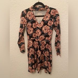 Long sleeve choke dress